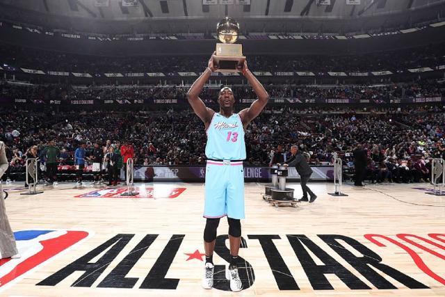 新闻分析：张雪机车为何第三变第四？